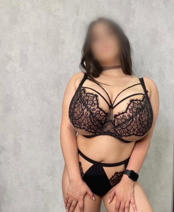 Оана, 25